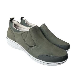 Aetrex Tyra Leather Water Resistant Army Green Comfort Sneakers. Size 10